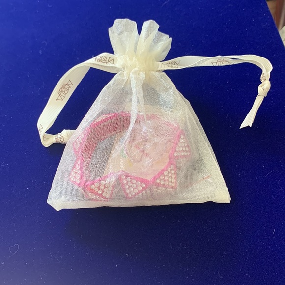 Amrita Singh pink pyramid crystal embellished stretch bracelet - Picture 4 of 4